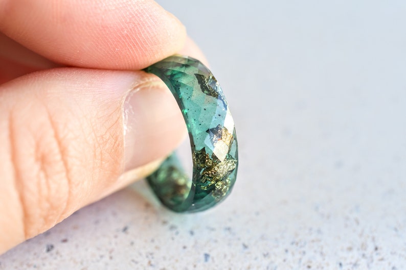 Emerald Green Faceted Resin Ring With Gold Flakes - Lightweight Ring - Unconventional Stacking Ring - Resin Jewelry