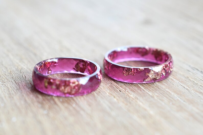 Purple Faceted Resin Ring with Gold Flakes - Faceted Band Ring - Resin Stacking Ring - Minimal Resin Jewelry