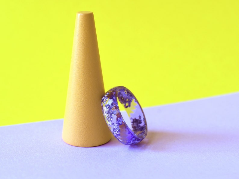 Alternative February birthstone ring Amethyst - Hypoallergenic Faceted Resin Ring with Silver Flakes - Epoxy Resin Jewelry