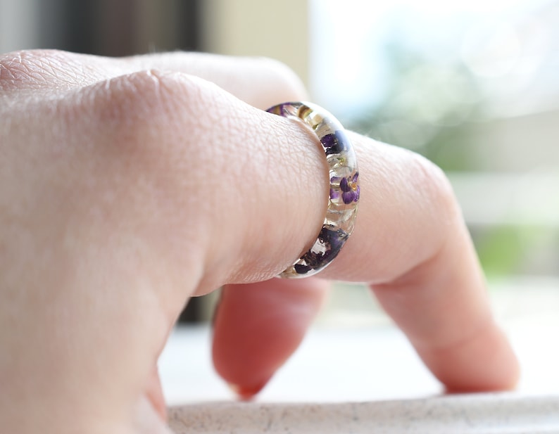 Sweet Alyssum Promise Ring - Purity Resin Ring for Her - Real Dried Flower Jewelry