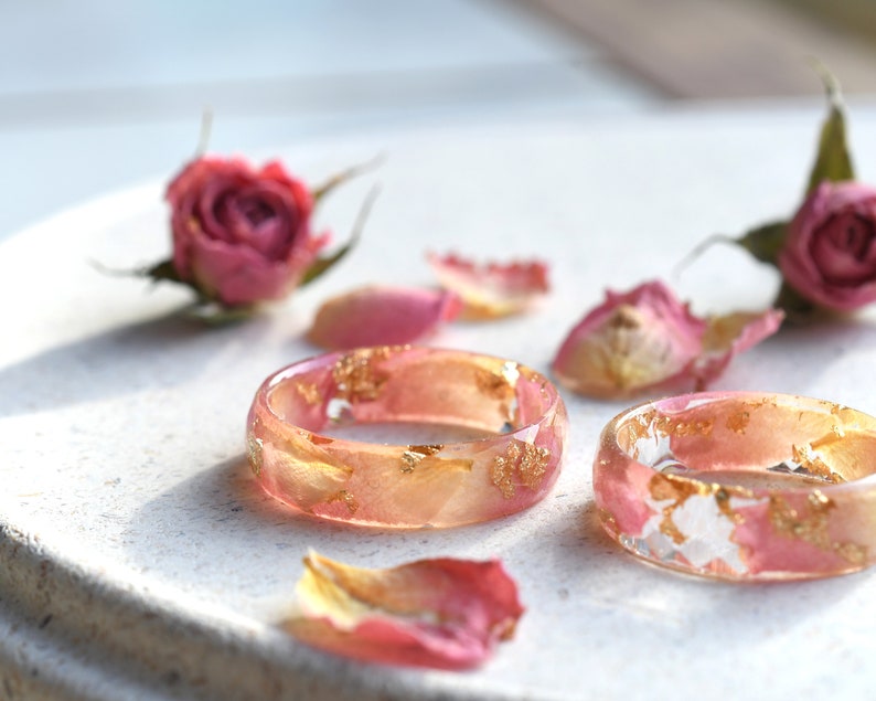 Faceted Resin Wedding Ring with Rose Petals & Gold Leaf | Bridesmaid Gift | Budget Wedding Jewelry | Dainty Nature-Inspired Bridal Ring