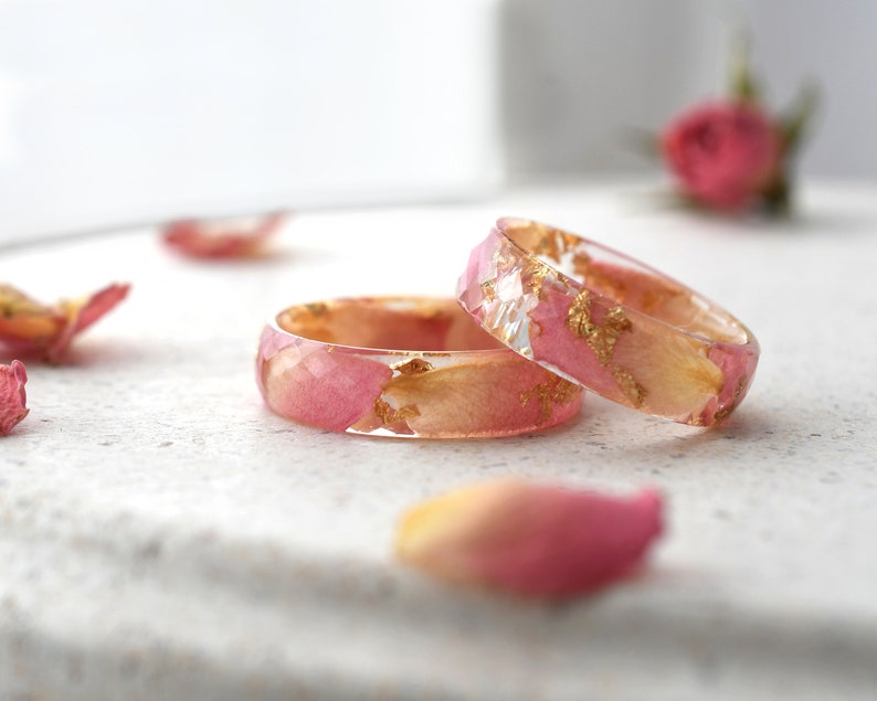 Faceted Resin Wedding Ring with Rose Petals & Gold Leaf | Bridesmaid Gift | Budget Wedding Jewelry | Dainty Nature-Inspired Bridal Ring