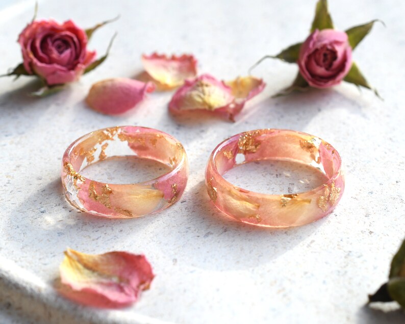 Faceted Resin Wedding Ring with Rose Petals & Gold Leaf | Bridesmaid Gift | Budget Wedding Jewelry | Dainty Nature-Inspired Bridal Ring