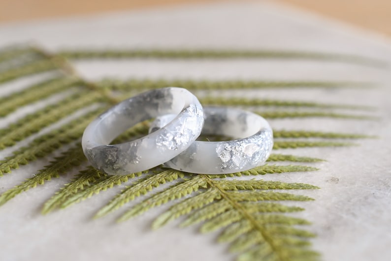 White Faceted Resin Ring With Silver Flakes - Winter Colored Faceted Ring - Alternative Engagement Ring