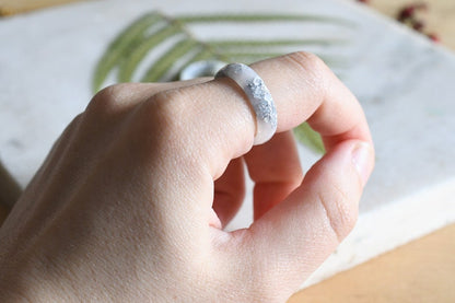 White Faceted Resin Ring With Silver Flakes - Winter Colored Faceted Ring - Alternative Engagement Ring
