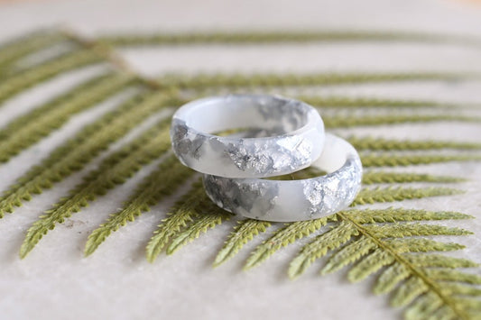 White Faceted Resin Ring With Silver Flakes - Winter Colored Faceted Ring - Alternative Engagement Ring
