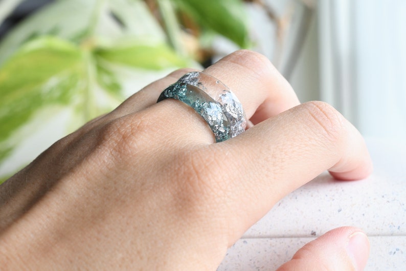 Transparent Ring With Silver Flakes - Faceted Stacking Ring - Rings For Women - Resin Jewelry