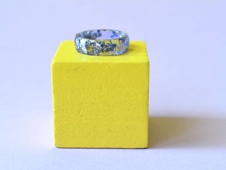 Alternative February birthstone ring Amethyst - Hypoallergenic Faceted Resin Ring with Silver Flakes - Epoxy Resin Jewelry