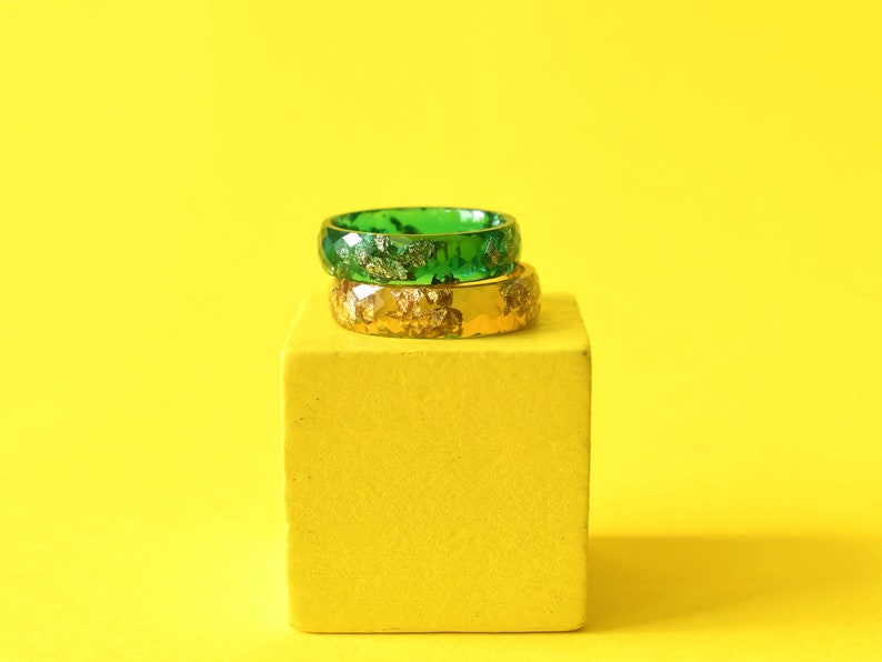 Vibrant Yellow Gold Flake Faceted Resin Ring - Unique Summer Jewelry for Women