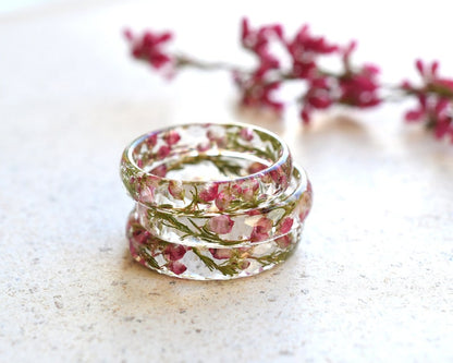 Delicate Resin Ring with Real Dried Pink Heather Flowers – Handmade Floral Jewelry – Hypoallergenic Promise Ring for Her – Nature Ring
