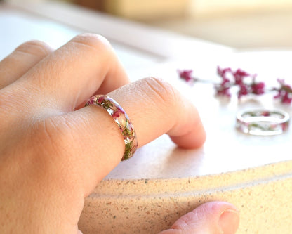 Delicate Resin Ring with Real Dried Pink Heather Flowers – Handmade Floral Jewelry – Hypoallergenic Promise Ring for Her – Nature Ring