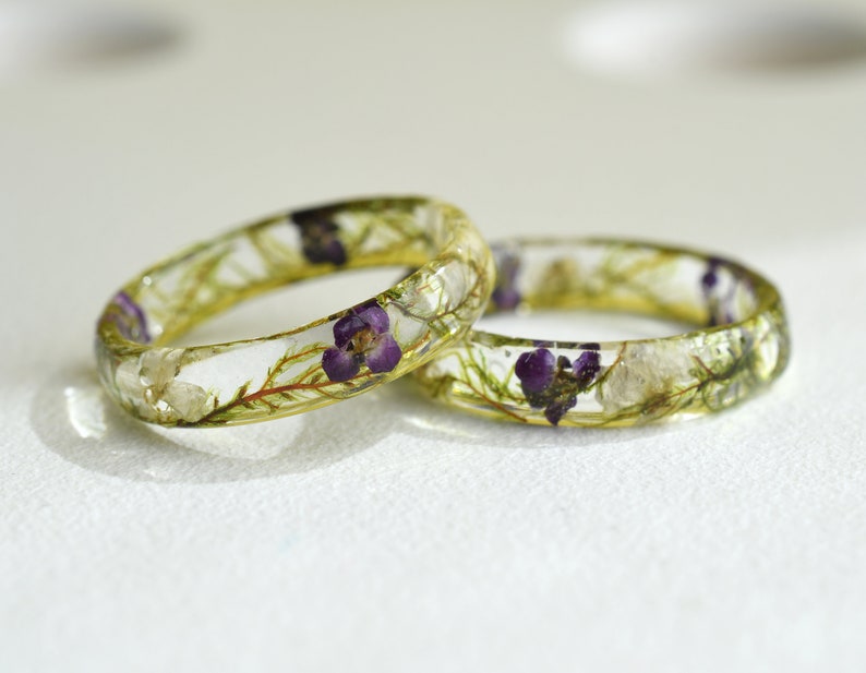 Dried Moss and Alyssum Flowers Ring - Real Dried Flowers Resin Jewelry - Nature inspired ring