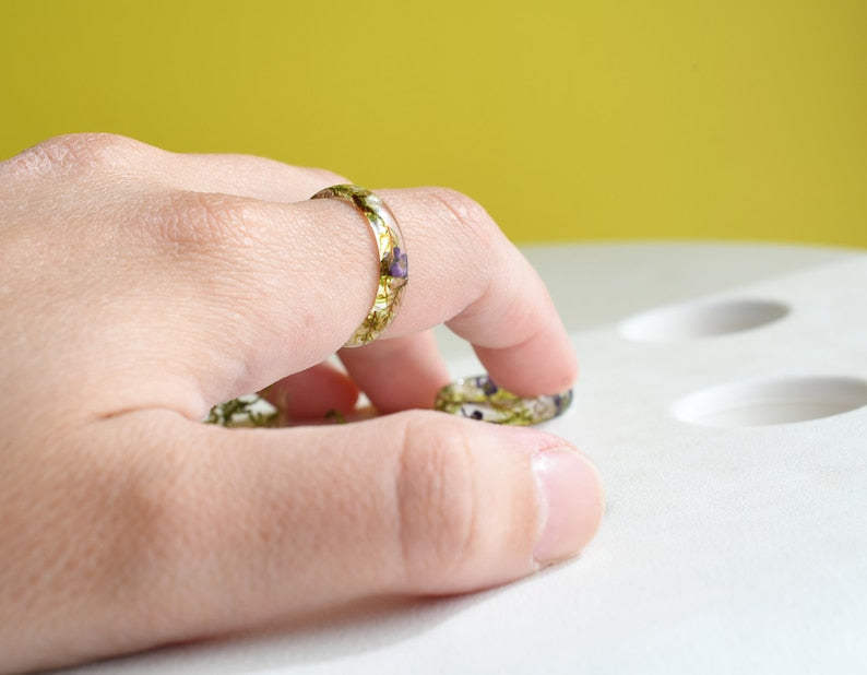 Dried Moss and Alyssum Flowers Ring - Real Dried Flowers Resin Jewelry - Nature inspired ring