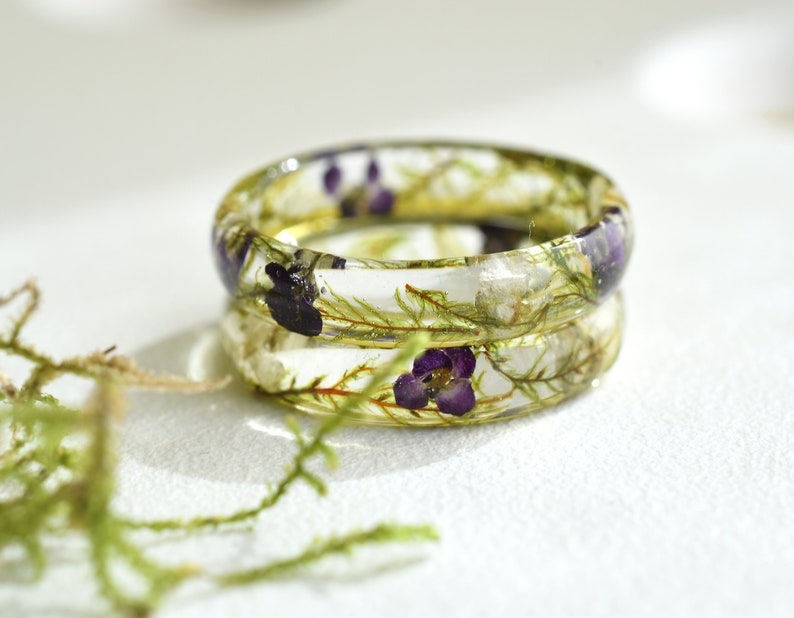 Dried Moss and Alyssum Flowers Ring - Real Dried Flowers Resin Jewelry - Nature inspired ring