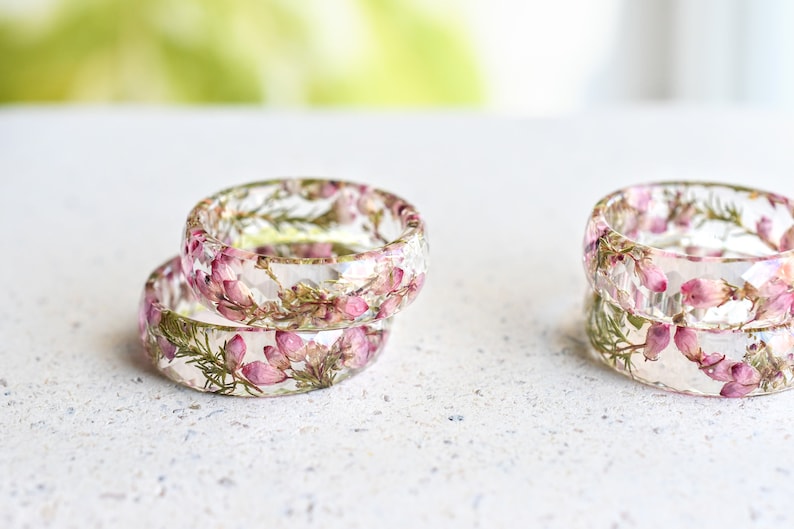 Real Dried Heather Flower Resin Ring - Purity Ring for Her - Pressed Flower Jewelry - Faceted resin Ring