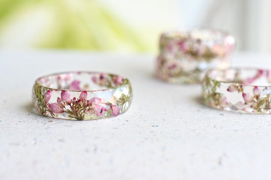 Real Dried Heather Flower Resin Ring - Purity Ring for Her - Pressed Flower Jewelry - Faceted resin Ring