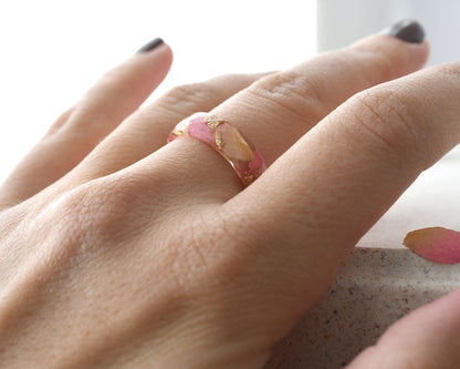Faceted Resin Wedding Ring with Rose Petals & Gold Leaf | Bridesmaid Gift | Budget Wedding Jewelry | Dainty Nature-Inspired Bridal Ring