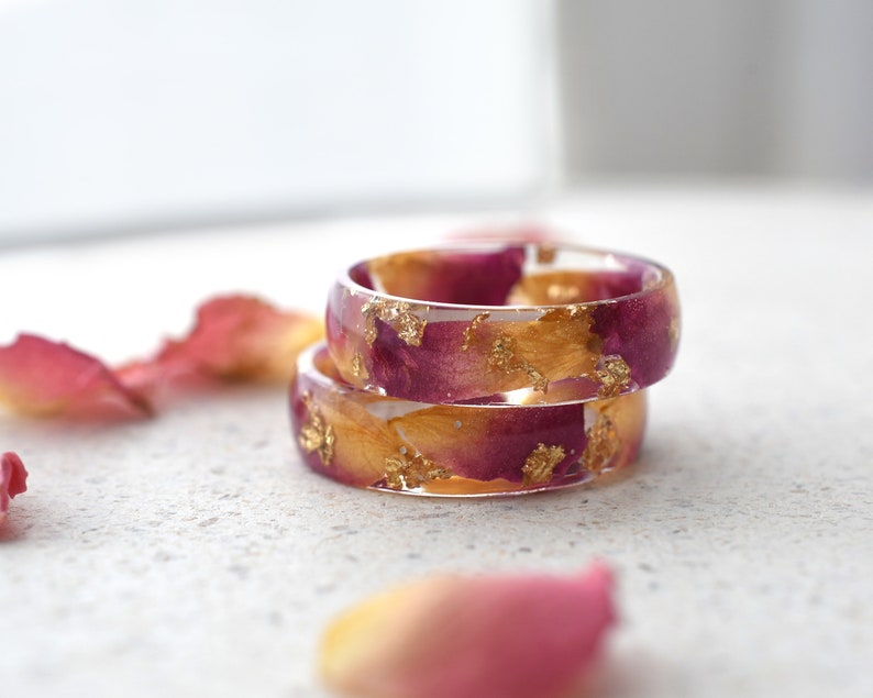 Elegant Resin Ring with Rose Petals Gold Leaf and Dainty Nature-Inspired Design, Perfect Bridesmaid Gift, Affordable Bridal Jewelry