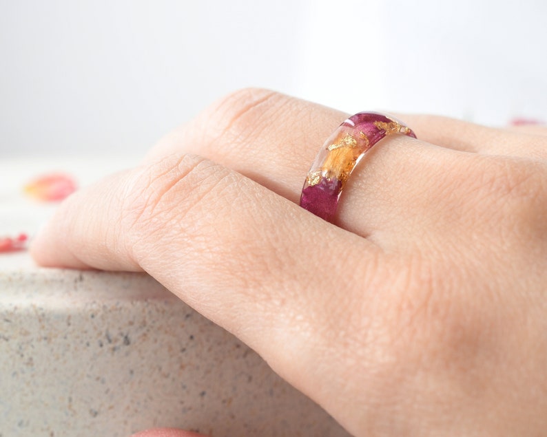 Elegant Resin Ring with Rose Petals Gold Leaf and Dainty Nature-Inspired Design, Perfect Bridesmaid Gift, Affordable Bridal Jewelry