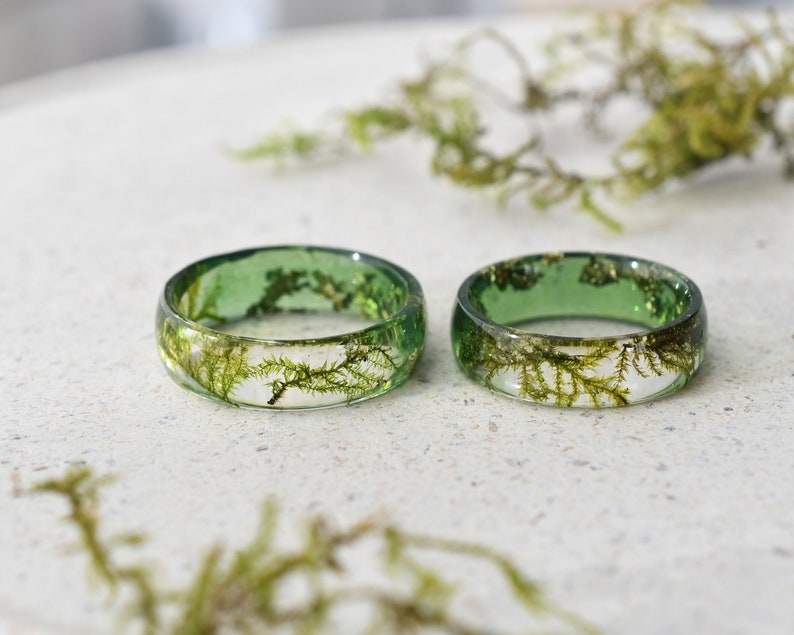 Natural Moss Resin Ring with Gold Leaf – Unique Nature Lover’s Gift, Handmade Christmas Gift for Men & Women