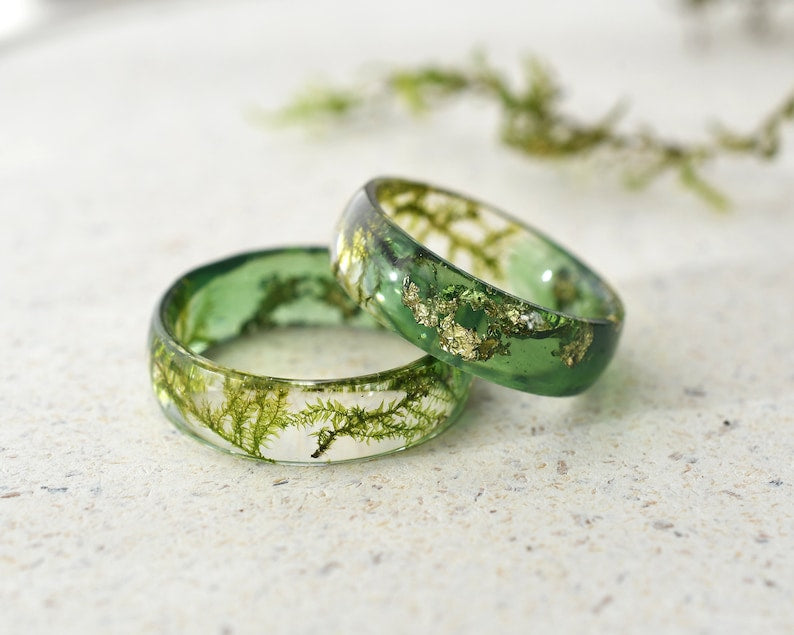 Natural Moss Resin Ring with Gold Leaf – Unique Nature Lover’s Gift, Handmade Christmas Gift for Men & Women