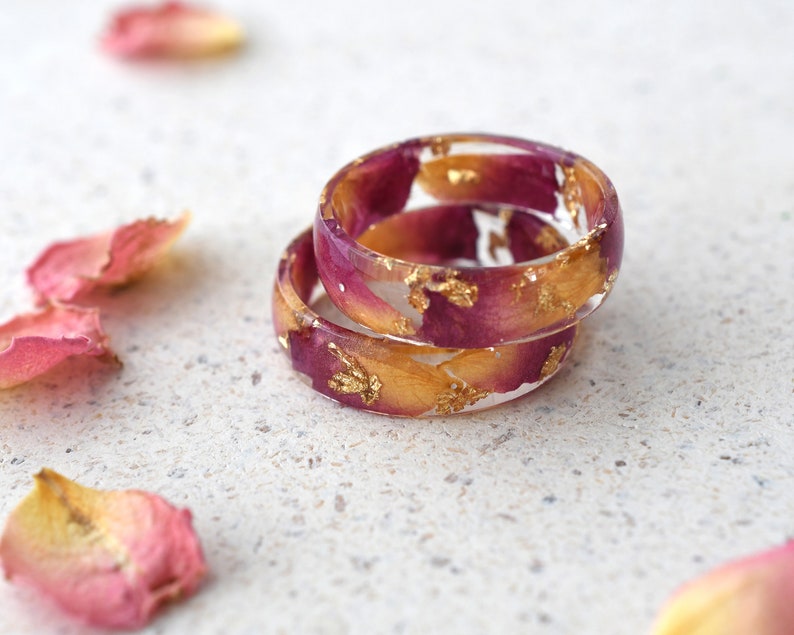 Elegant Resin Ring with Rose Petals Gold Leaf and Dainty Nature-Inspired Design, Perfect Bridesmaid Gift, Affordable Bridal Jewelry