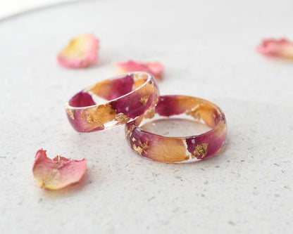 Elegant Resin Ring with Rose Petals Gold Leaf and Dainty Nature-Inspired Design, Perfect Bridesmaid Gift, Affordable Bridal Jewelry
