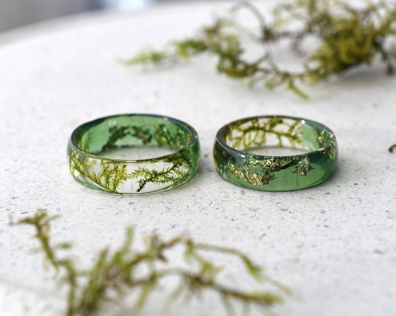 Natural Moss Resin Ring with Gold Leaf – Unique Nature Lover’s Gift, Handmade Christmas Gift for Men & Women