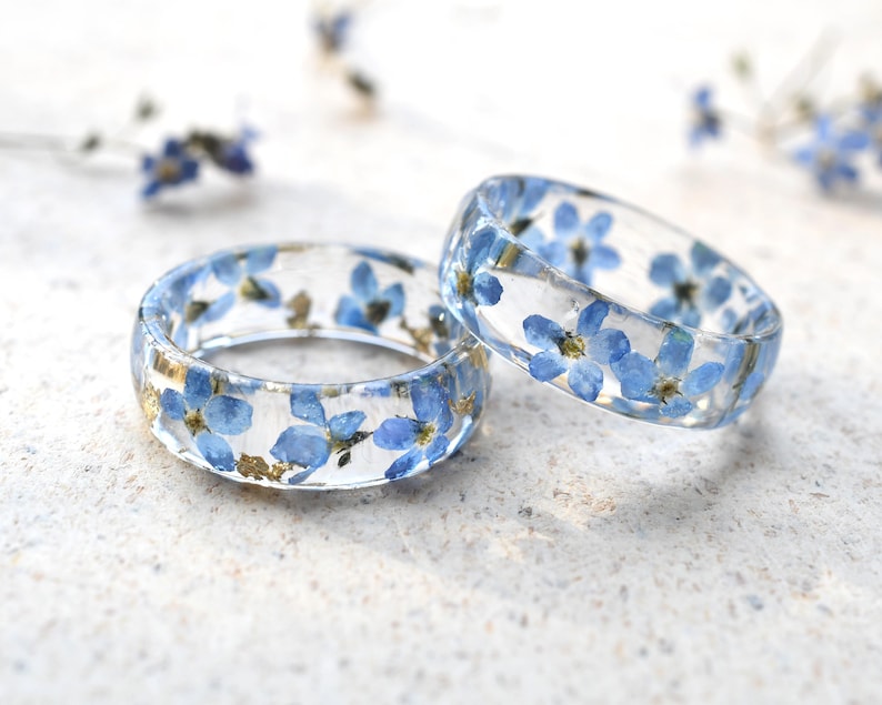 Nature-Inspired Forget-Me-Not Ring – Blue Pressed Flower Ring - Forget-Me-Not Remembrance Resin Ring
