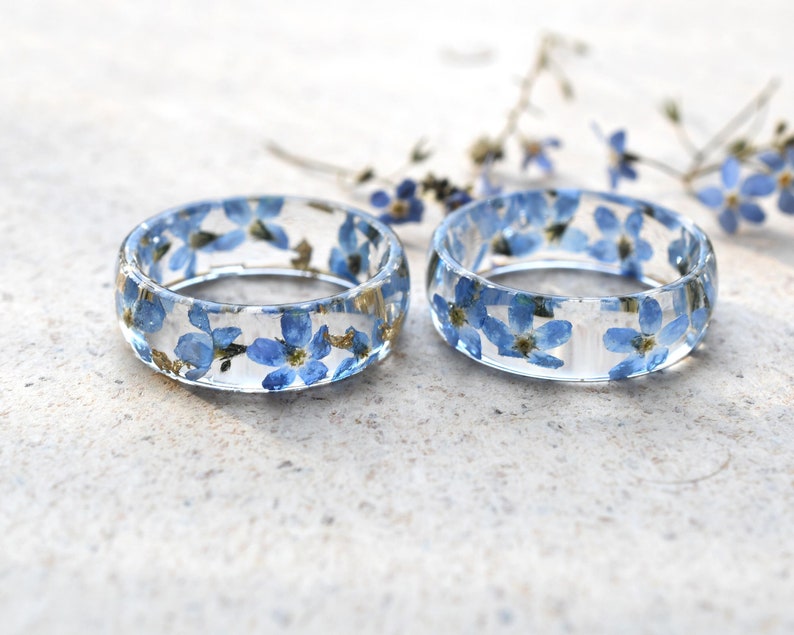 Nature-Inspired Forget-Me-Not Ring – Blue Pressed Flower Ring - Forget-Me-Not Remembrance Resin Ring