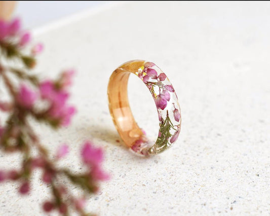 Faceted Resin Ring with Real Dried Pink Heather Flowers and Birch Wood – Handmade Floral Jewelry – Promise Ring for Her – Botanical Ring