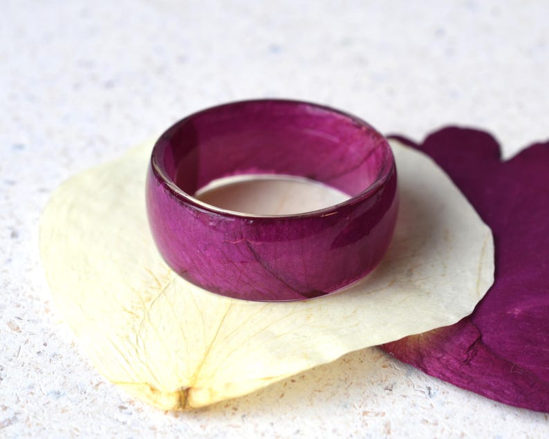 Purple Rose Petal Resin Ring – Wide 8mm Floral Band • Botanical Jewelry • Nature Lover Gift • Handmade Flower Ring • Romantic Gift for Her