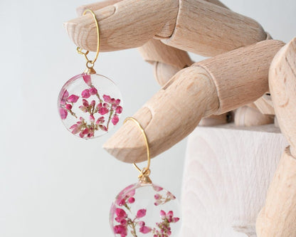 Heather Flower Hoop Earrings – Real Dried Flowers – Gold Hoop Dangle – Botanical Nature Jewelry – Gift for Her