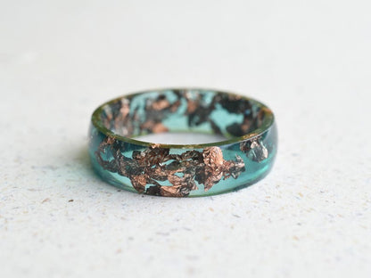 Jade Green Resin Ring with Rose Gold Foil – Minimalist Handmade Jewelry – Nature-Inspired Green Ring – Unique Statement Band