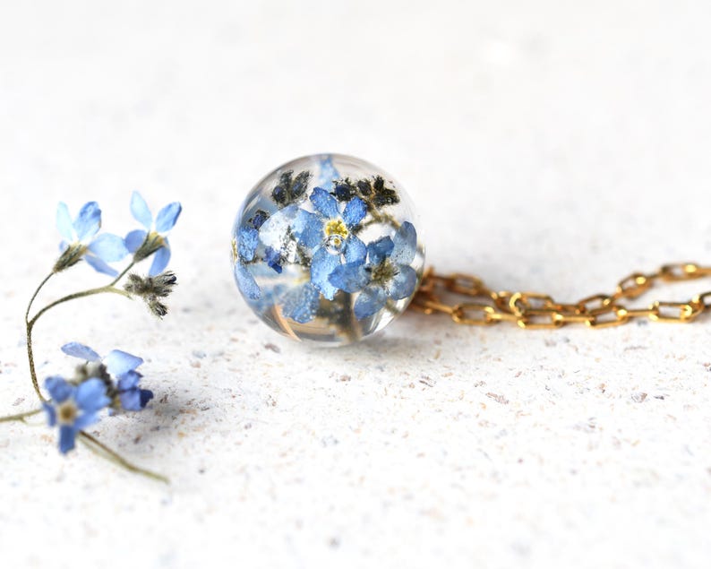 Forget-Me-Not Sympathy Necklace – Real Flower Resin Pendant – Gift for Loss or Farewell