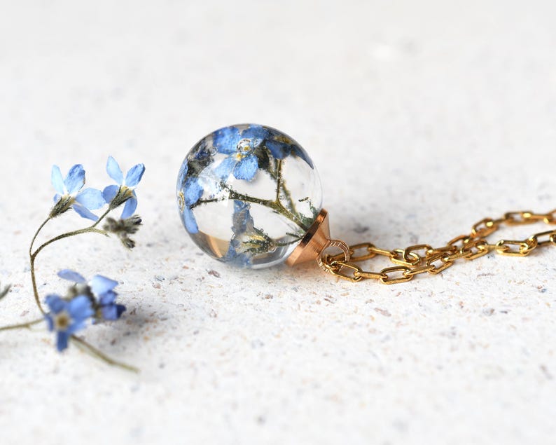 Forget-Me-Not Sympathy Necklace – Real Flower Resin Pendant – Gift for Loss or Farewell