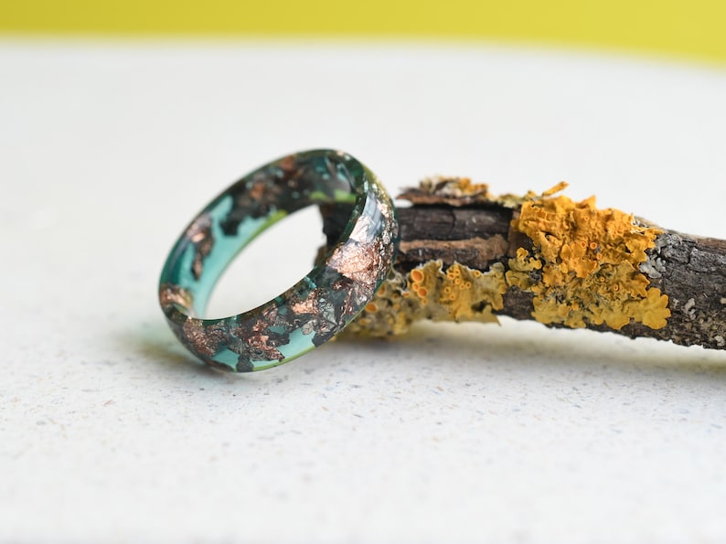 Jade Green Resin Ring with Rose Gold Foil – Minimalist Handmade Jewelry – Nature-Inspired Green Ring – Unique Statement Band